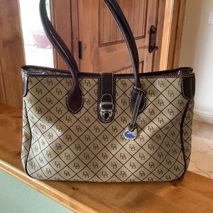 Authentic Dooney and Bourke Tote